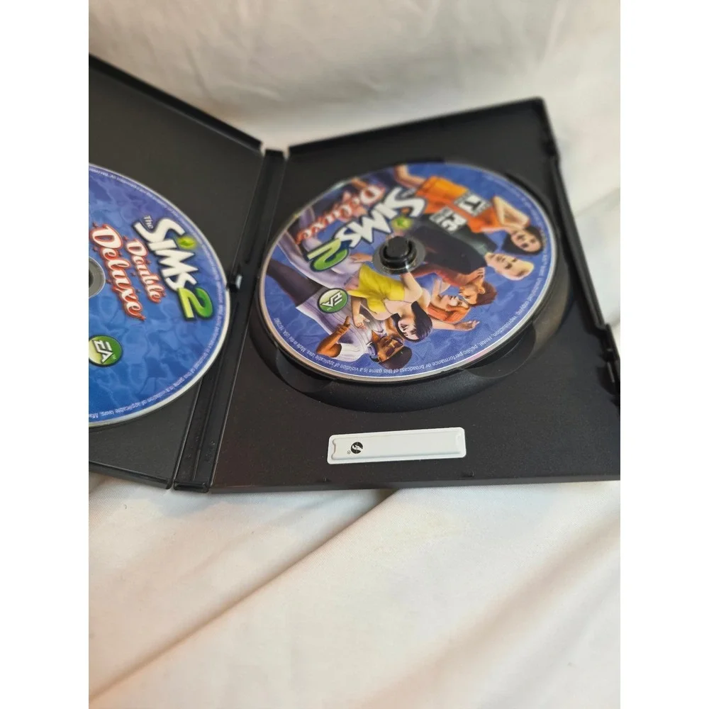 The Sims 2 University Expansion Pack PC CD-ROM EA Games 2005 Case & Discs